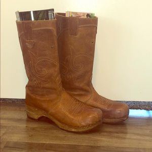 Sanita clog boots with stitching
